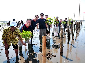 Henkel Indonesia sustainability mangrove planting activity