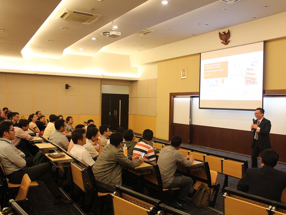 sharing-insights-on-sustainable-innovation-with-mba-students