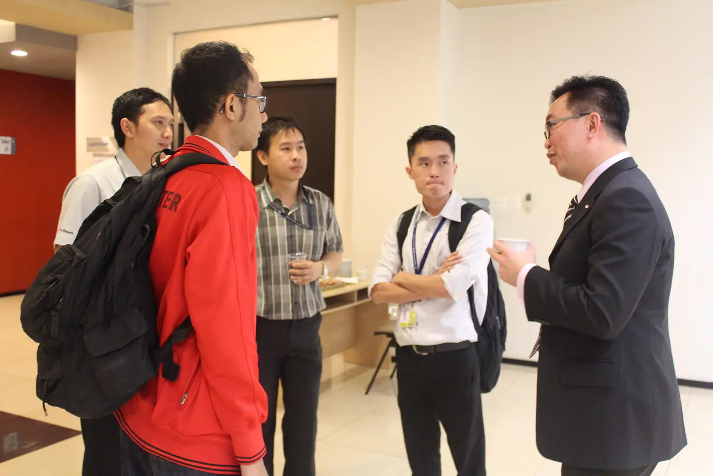 sharing-insights-on-sustainable-innovation-with-mba-students