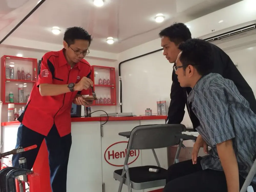 Customers and distributors participate in the Loctite Mobile Maintenance Solutions training sessions.