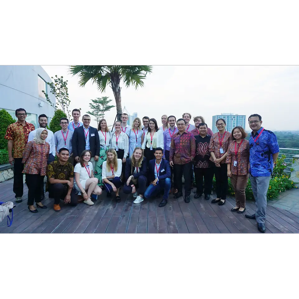 Group photo of the Henkel team with students from Maastricht University.