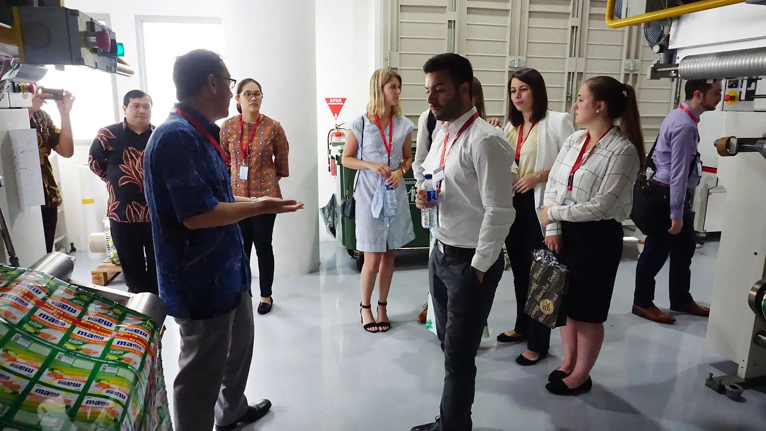 Maastricht University students toured Henkel’s Southeast Asia Regional Innovation Center, the first-of-its-kind for the adhesives industry in the region.